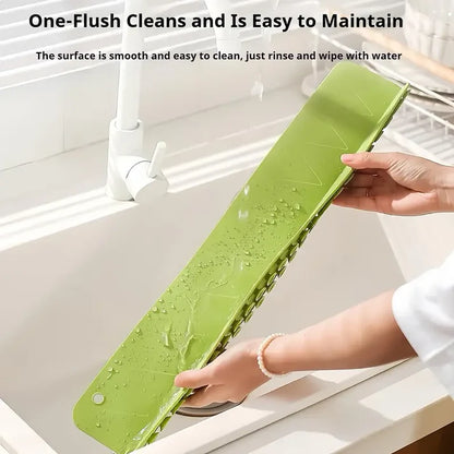 Sink Splash Guard by Dollvo